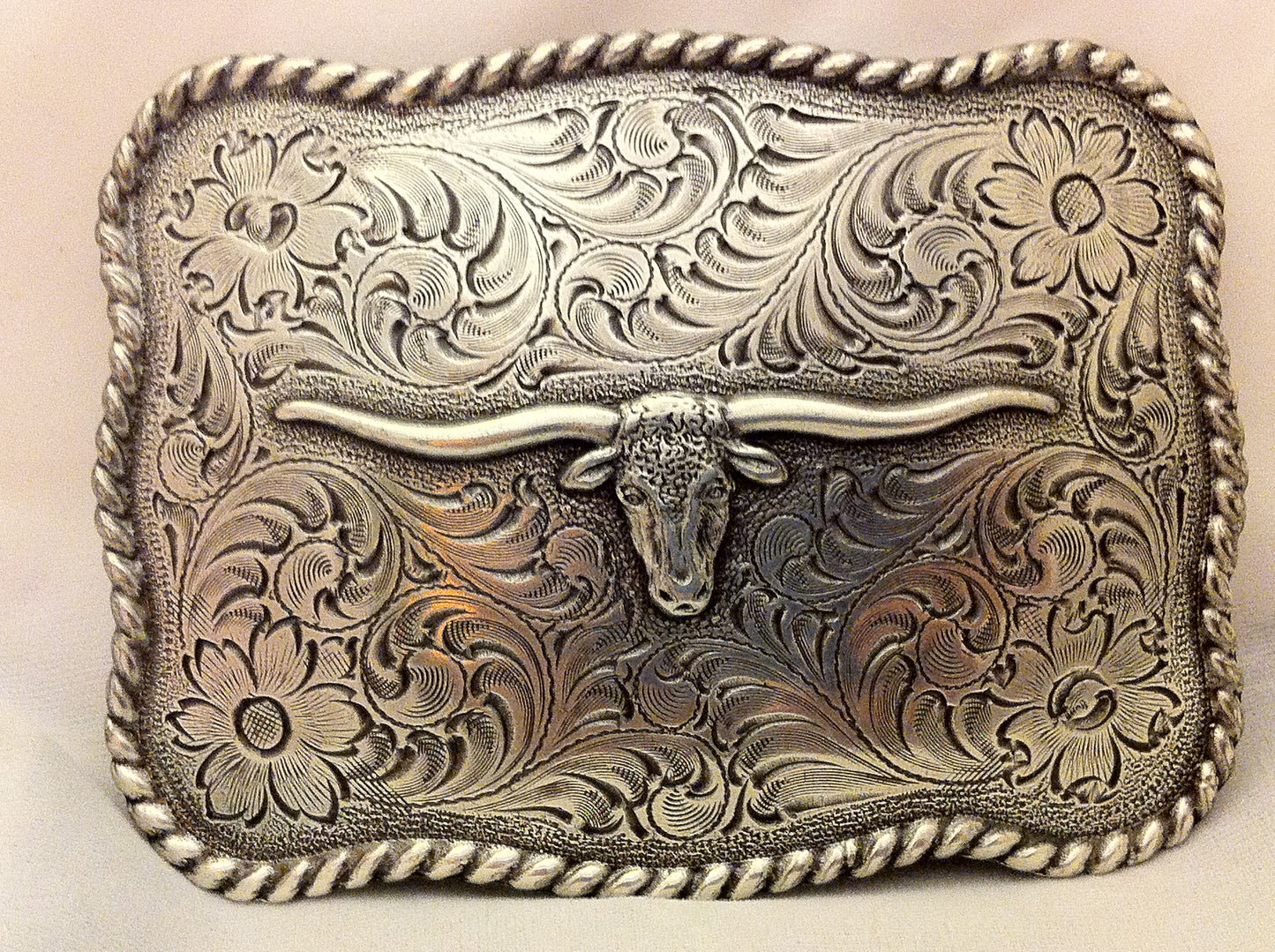 Longhorn with Etching Detailed Belt Buckle Silver