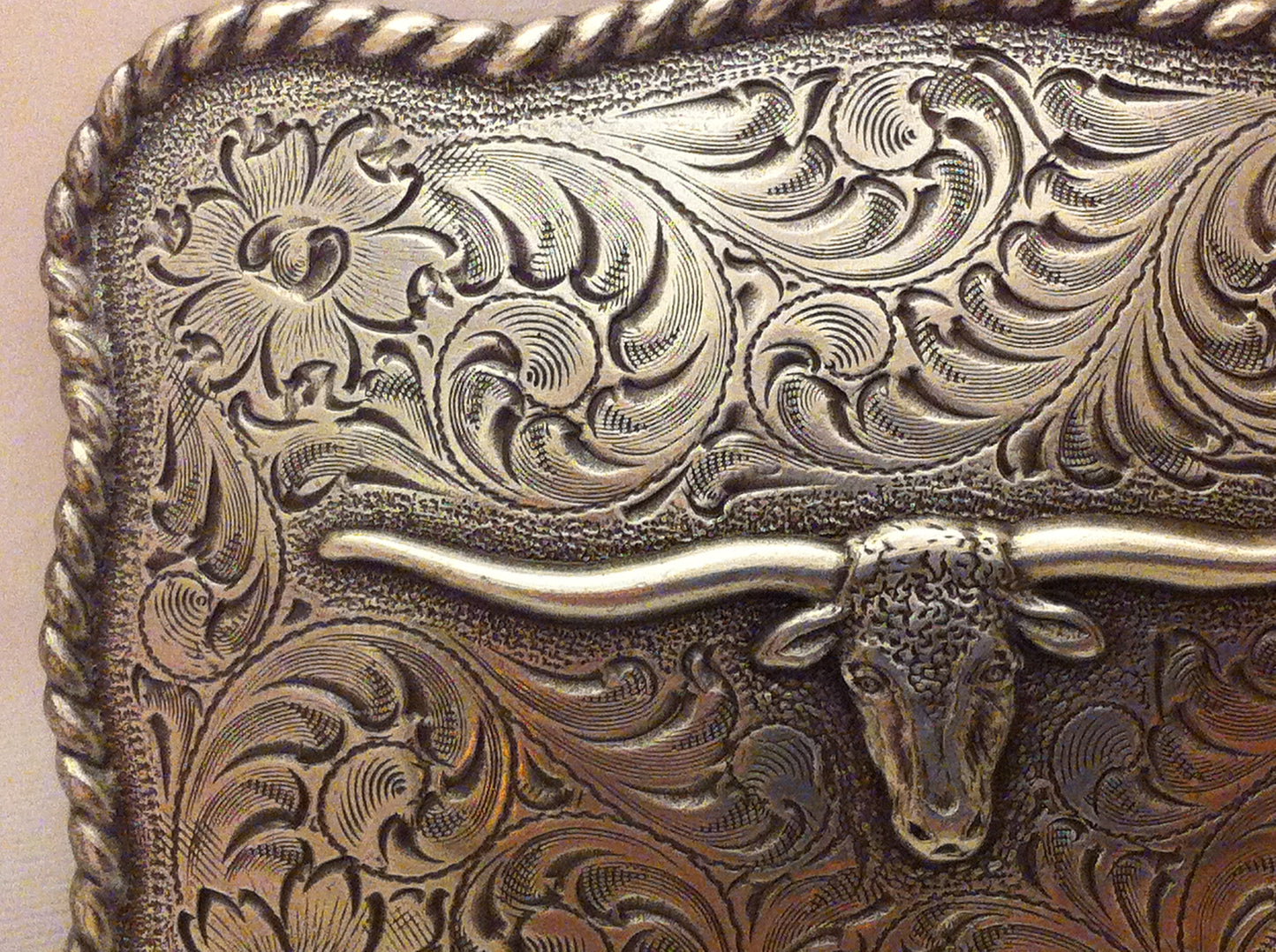 Longhorn with Etching Detailed Belt Buckle Silver